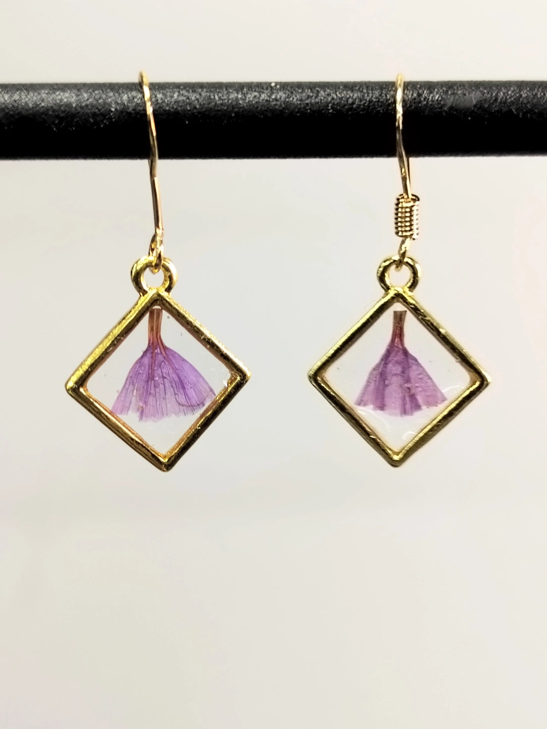 Sea Lavender Earrings (Diamond Gold)