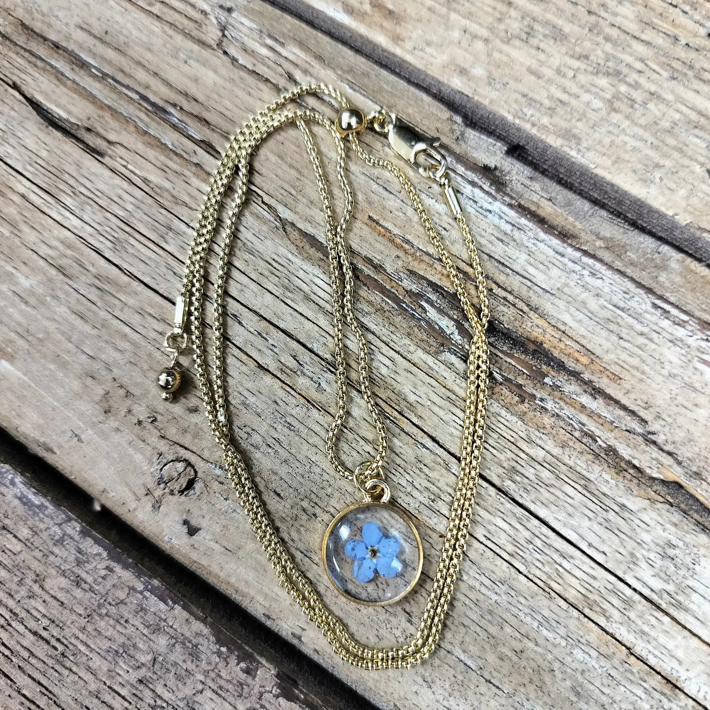 Forget-Me-Not Necklace (Round Gold)