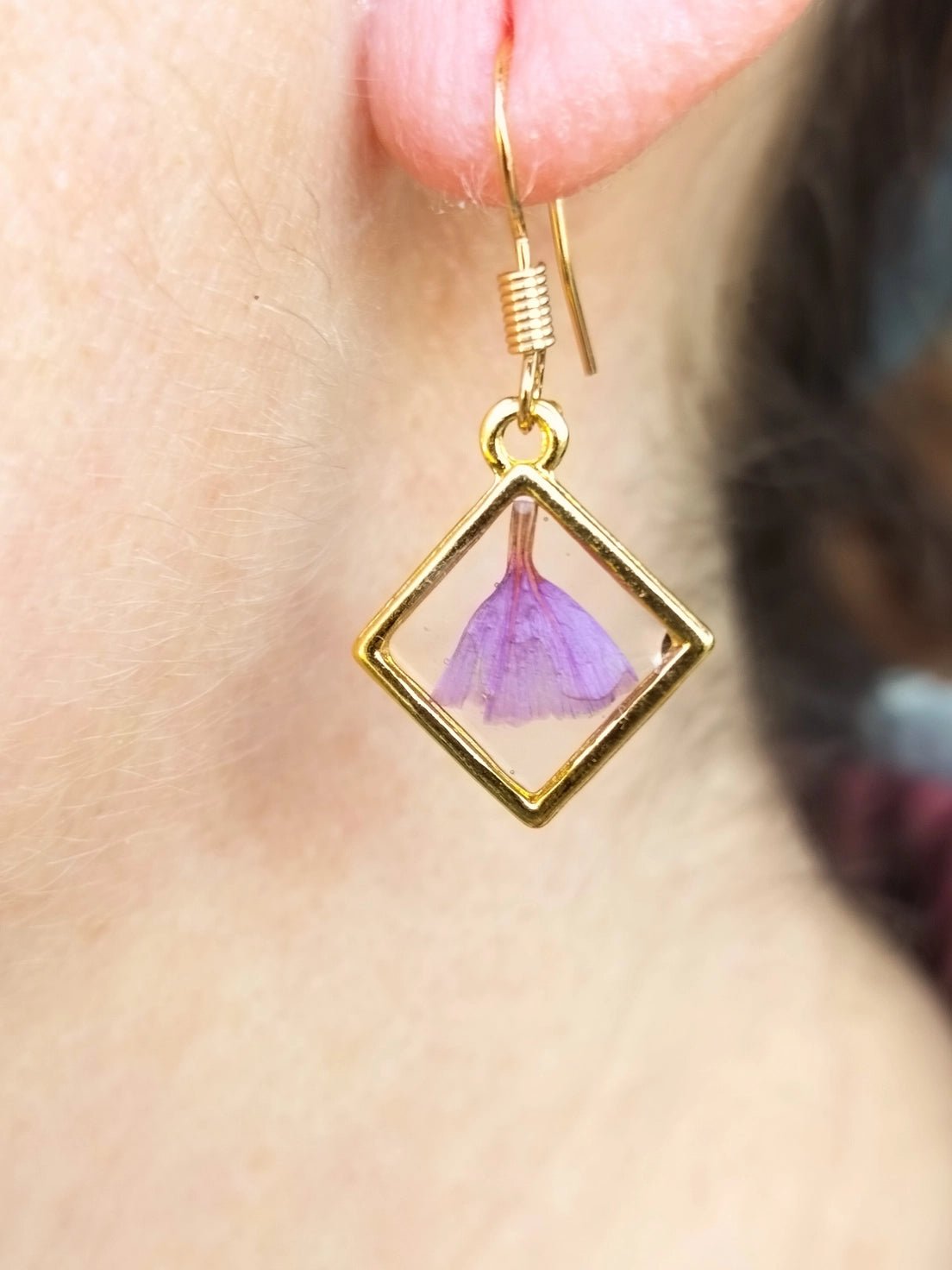 Sea Lavender Earrings (Diamond Gold)